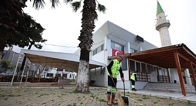 Çeşme Belediyesinden Ramazan öncesi camilerde kapsamlı temizlik