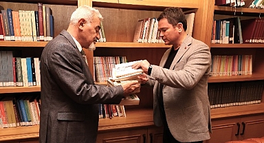 ÇGD Bursa Şubesi Osmangazi’ye Uğur Mumcu Kitaplarını Bağışladı