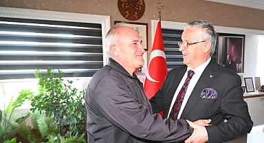 Emekli personelden Başkan Topaloğlu’na veda ziyareti