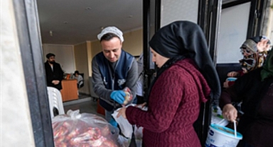 İftar bereketi Büyükşehir’in aşevinden sofralara uzanıyor