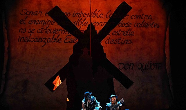 İspanyol Ateşi İZDOB Sahnesinde: 