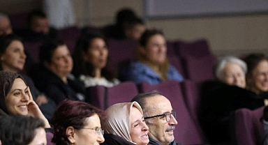  Kartepe’de Tiyatro Akşamı