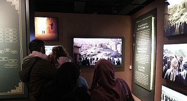 Konya Büyükşehir’in Siyer Sergisi Ramazan Ayında Peygamber Aşıklarıyla Dolup Taşıyor