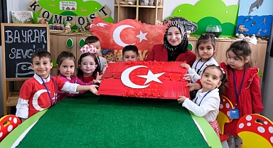 Lokomotif’te ilk ders zili “Bayrak Sevgisi” ile çaldı