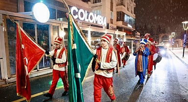 Mehteran Takımı Marşlar Çalarak Osmanlı Geleneğini Sürdürüyor