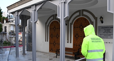 Narlıdere Belediyesi’nden Camilerde Temizlik Çalışması