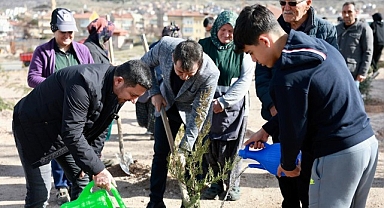Nevşehir’de Binlerce Fidan Toprakla Buluştu