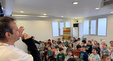 “Rengini Arayan Portakal” Miniklerle Buluştu