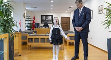 4 yaşından beri İstiklal Marşı’nı ezbere okuyor