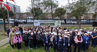 Bakırköy’de Minik Eller Toprağa Can Verdi