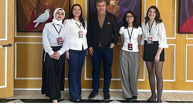 Barışın Kadınları Resim Sergisi İzmir’de Ziyarete Açıldı