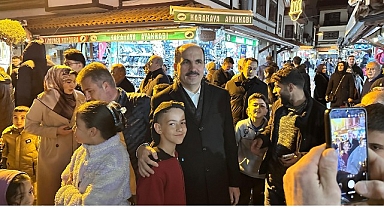 Başkan Altay Ramazanın Son Teravih Namazı Sonrası Esnafla ve Vatandaşla Buluştu
