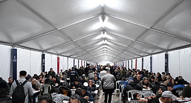 Başkan Çerçioğlu ADÜ Öğrencileri ile İftarda Bir Araya Geldi