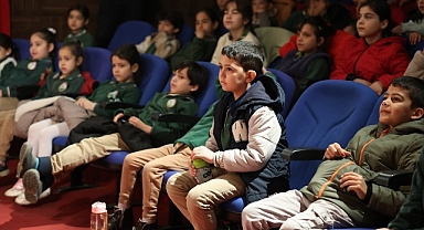 Başkan Çerçioğlu Koçarlı’da Minikleri Tiyatroyla Buluşturdu