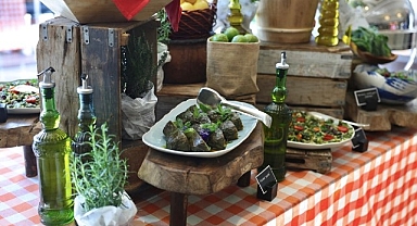 Başkan Denizli, 15. Uluslararası Alaçatı Ot Festivali’ni İstanbul lansmanında tanıttı: ilk kez uluslararası ünvanıyla ziyaretçilerini ağırlayacak