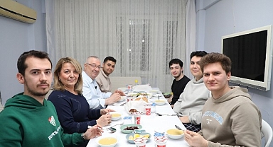 Başkan Ertaş üniversite öğrencilerinin iftar sofrasına konuk oldu