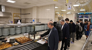 Başkan Pekyatırmacı Öğrencilerle Sahur Yaptı