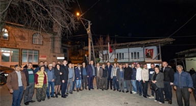 Başkan Tugay iftardan sahura halkın arasında