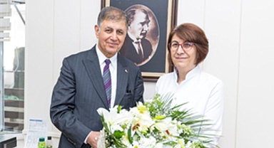 Başkan Tugay, meslektaşlarıyla Tıp Bayramı’nı kutladı