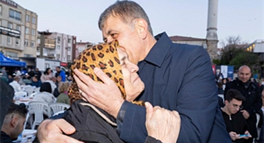 Başkan Tugay: Ne saraylara ne şatafatlı sofralara ihtiyacımız var