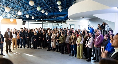 Bayram Öncesi Balçova’da Dayanışma Tablosu: Başkan Yiğit Emekçilerle Buluştu