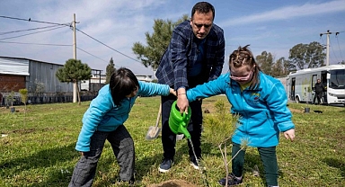 Bornova'nın en özel fidanları toprakla buluştu