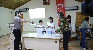 Büyükşehir Belediyesi çocuklara suyun önemini anlatıyor