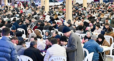 Büyükşehir’in İftar Sofrası Kırkağaç’ta Kuruldu