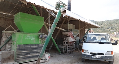 Büyükşehir tarımsal ekipman destekleri ile üreticilerin yüzünü güldürüyor