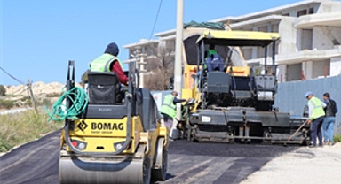 Çeşme’nin yolları yaza hazırlanıyor