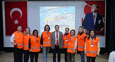 Deprem Uzmanı Moriwaki Ayvalık’ta Uyardı: “Yapı ve Zemin Güvenliği Hayat Kurtarır”