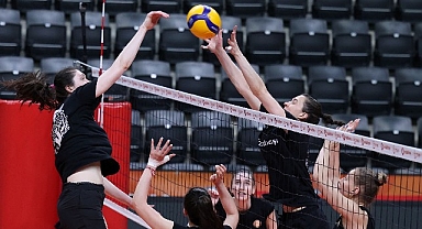 Eczacıbaşı Dynavit, yarı final ilk maçına çıkıyor