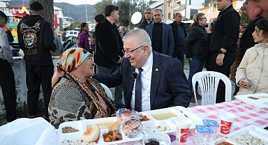 Edremit Belediyesi iftar sofraları Altınoluk’ta kuruldu