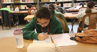 Efes Selçuk Belediyesi’nden Sınav Yolundaki Öğrencilere Destek