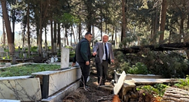 Fırtınadan etkilenen mezarlıklara hızlı müdahale