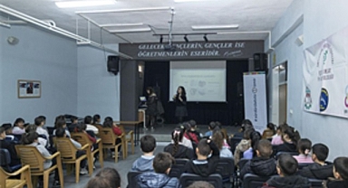 İzmir’de çocuklar iklim için ayakta