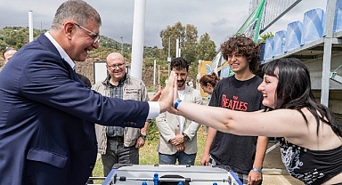 İzmir’de gençler yalnız değil