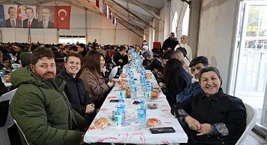 İzmit’in kalbi Büyükşehir Ramazan Çadırı’nda atıyor