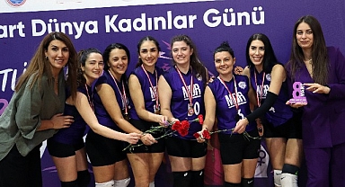 Kadınlar adına “manşet” attılar