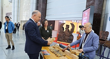 Karabağlar Belediyesi’nden mobilya sektörüne güçlü destek