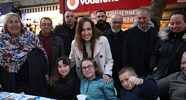 Karşıyaka Çarşı’ya dev sofra: 5 bin kişi iftarda buluştu!