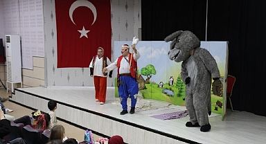 Kartepe’li Çocuklar Tiyatro ve Eğlenceyle Buluştu