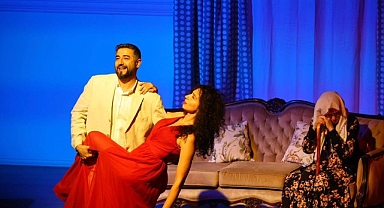 Kınay “Karabağlar Kent Tiyatrosu ile birlikte üretiyor, sanatla geleceği kuruyoruz”