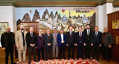 Kırgızistan Ankara Büyükelçisi Kazakbayev, Belediye Başkanı Arı’yı Ziyaret Etti