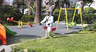 Konak’ın parkları bayramda çiçek gibi