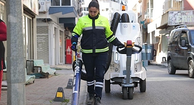 Konak’tan temizliğe pratik çözüm: Filler görev başında