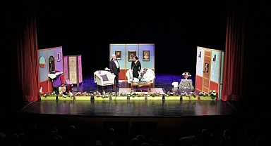 ‘Kral Dairesi’ Cennet Sahnesi’nde Prömiyer Yaptı