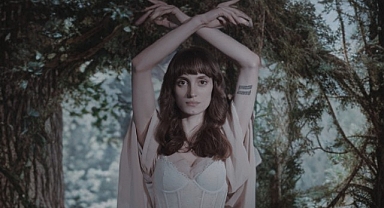 Leliel’den içsel bir yüzleşme: 'Söz Gelimi' (Synthetic Stars) yayında!