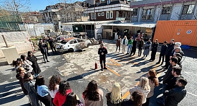 Maltepe Belediyesi’nin öğretmenlerine “yangın müdahale eğitimi”