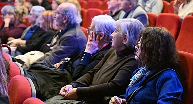 Nebil Özgentürk, Niobe Edebiyat/Sanat Söyleşileri’nde Manisalılarla Buluştu